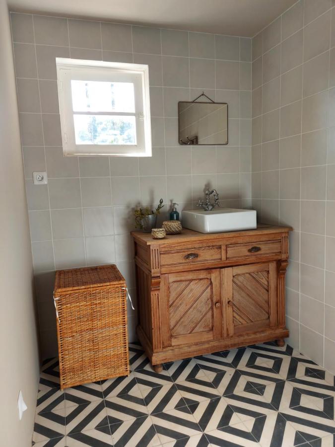 Maison A La Campagne Avec Spa Et Piscine Tourrettes-sur-Loup Ngoại thất bức ảnh