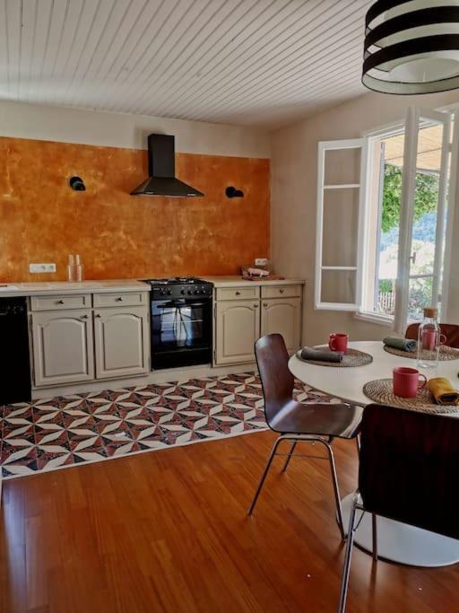 Maison A La Campagne Avec Spa Et Piscine Tourrettes-sur-Loup Ngoại thất bức ảnh