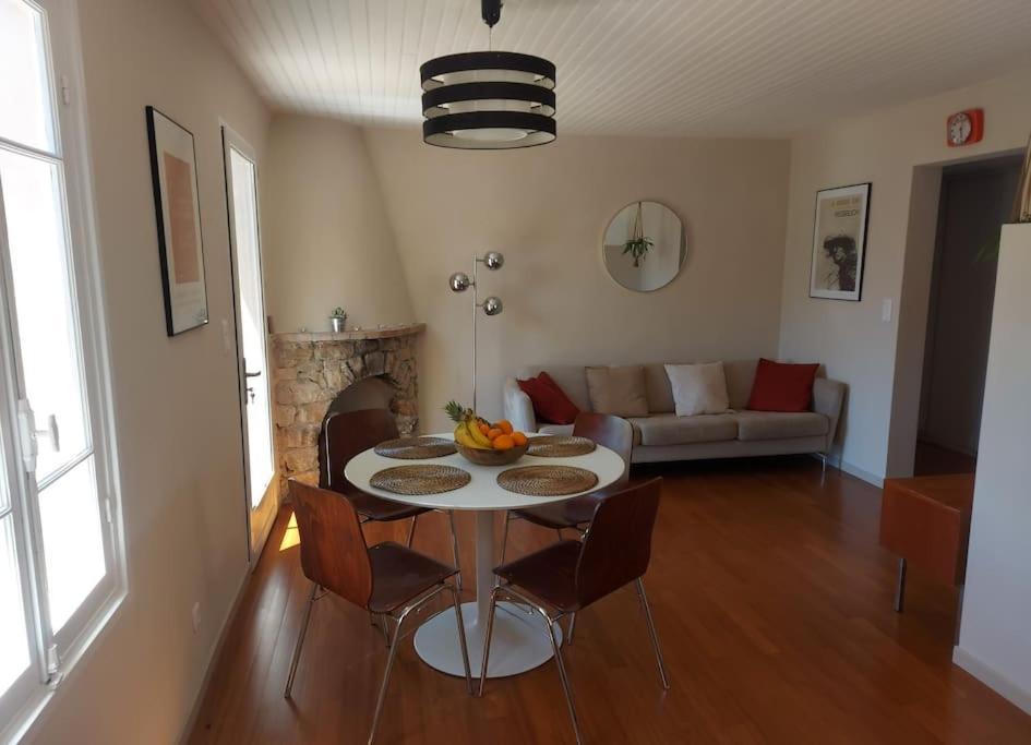 Maison A La Campagne Avec Spa Et Piscine Tourrettes-sur-Loup Ngoại thất bức ảnh